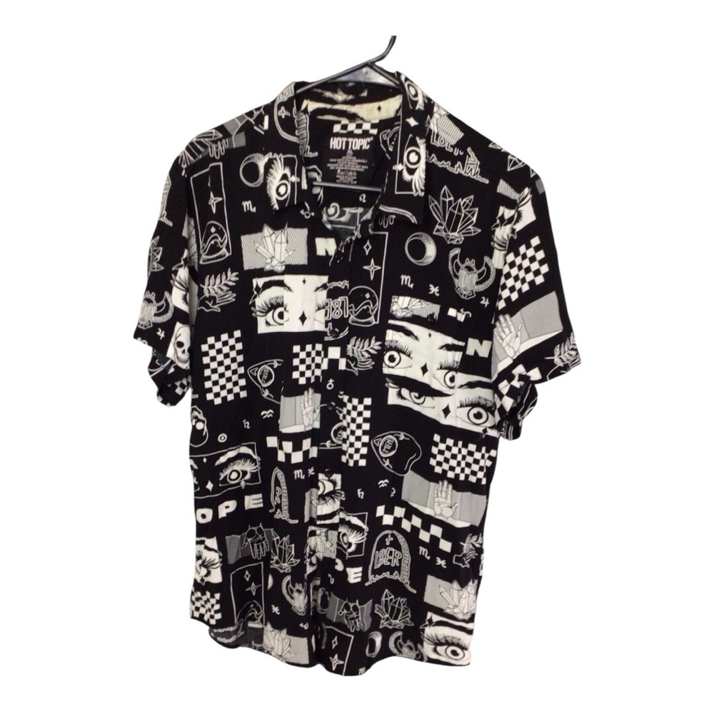 Hot Topic Monochrome Graphic Unisex  Shirt size XL - Picture 2 of 4